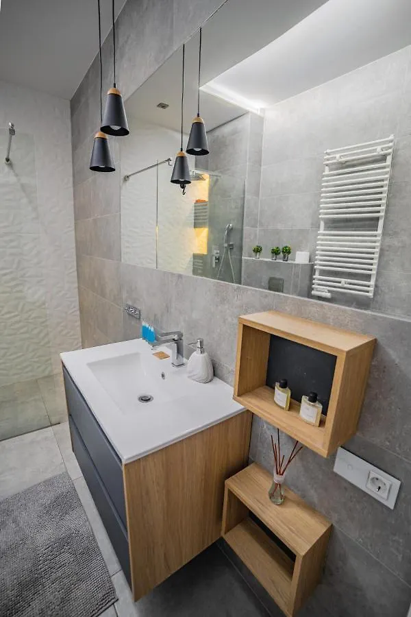 Nullo 3-Bedroom Apartment Kraków