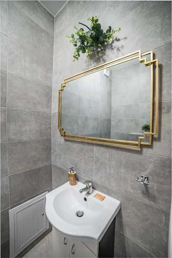 Nullo 3-Bedroom Apartment Kraków 0*,